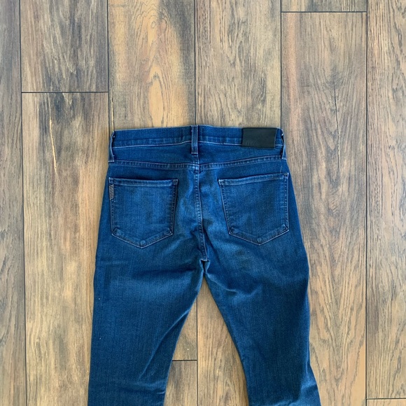 PAIGE distressed denim - Picture 5 of 7